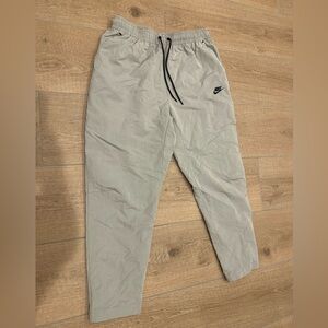Nike Men’s Woven Jogger / Training Pants